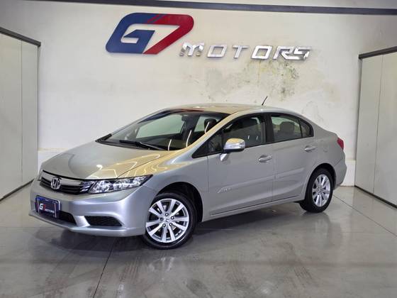 HONDA CIVIC 1.8 LXS 16V FLEX 4P AUTOMÁTICO HONDA CIVIC 1.8 LXS 16V FLEX 4P AUTOMÁTICO